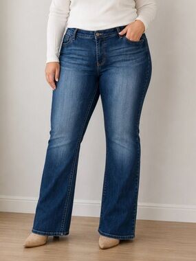 Nine West Jeans Size 16/33 Dark Blue Flare Jeans Embellished Rear Pockets